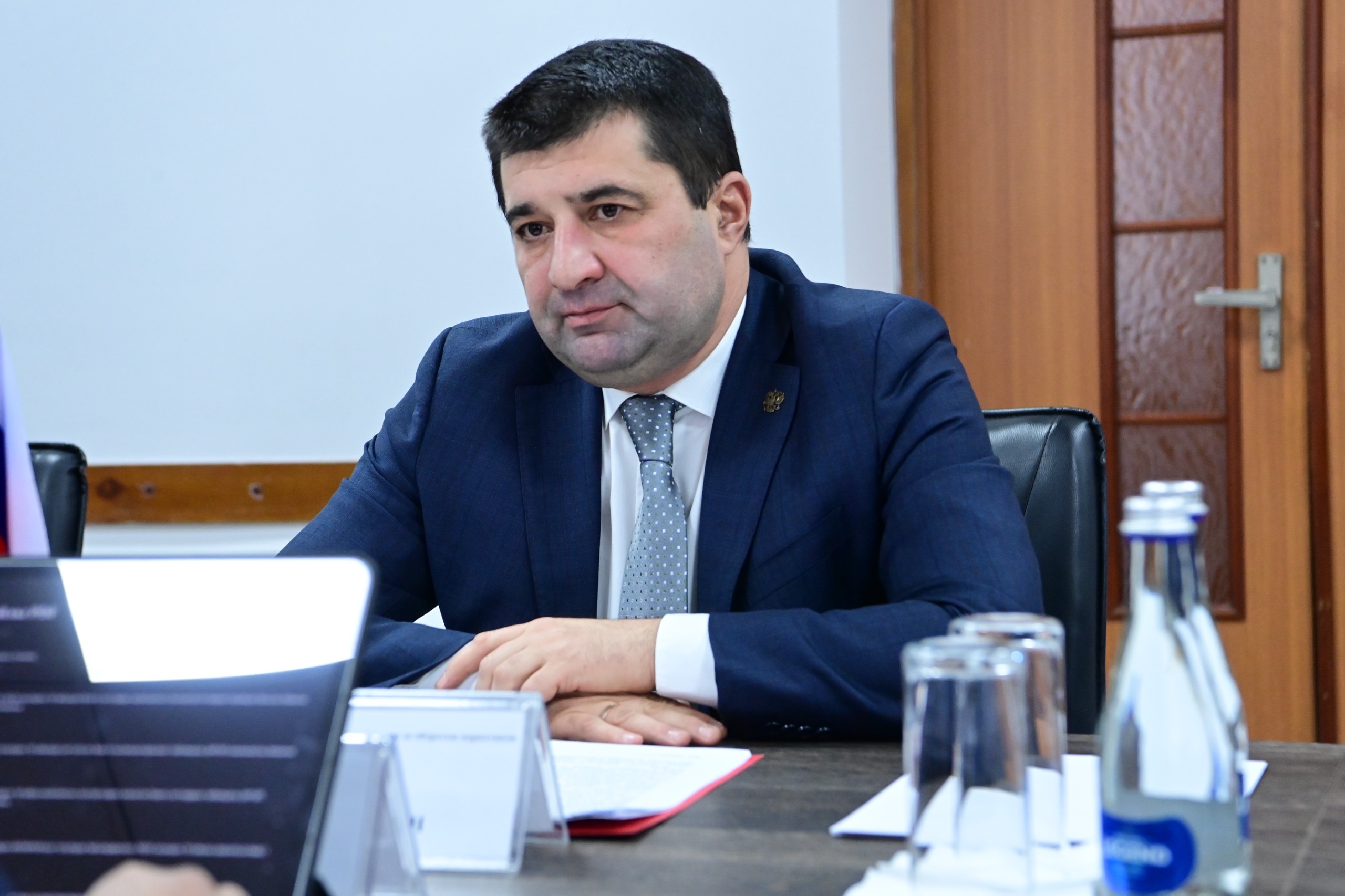 Глава СБНОН МВД Уланбек Султанов и заместитель начальника ГУНК МВД России Сергей Савочкин обсудили вопросы дальнейшего укрепления сотрудничества