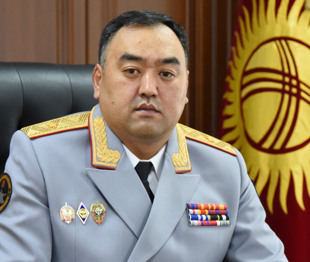 Новогоднее поздравление министра внутренних дел Кыргызской Республики генерал-майора милиции Улана Ниязбекова