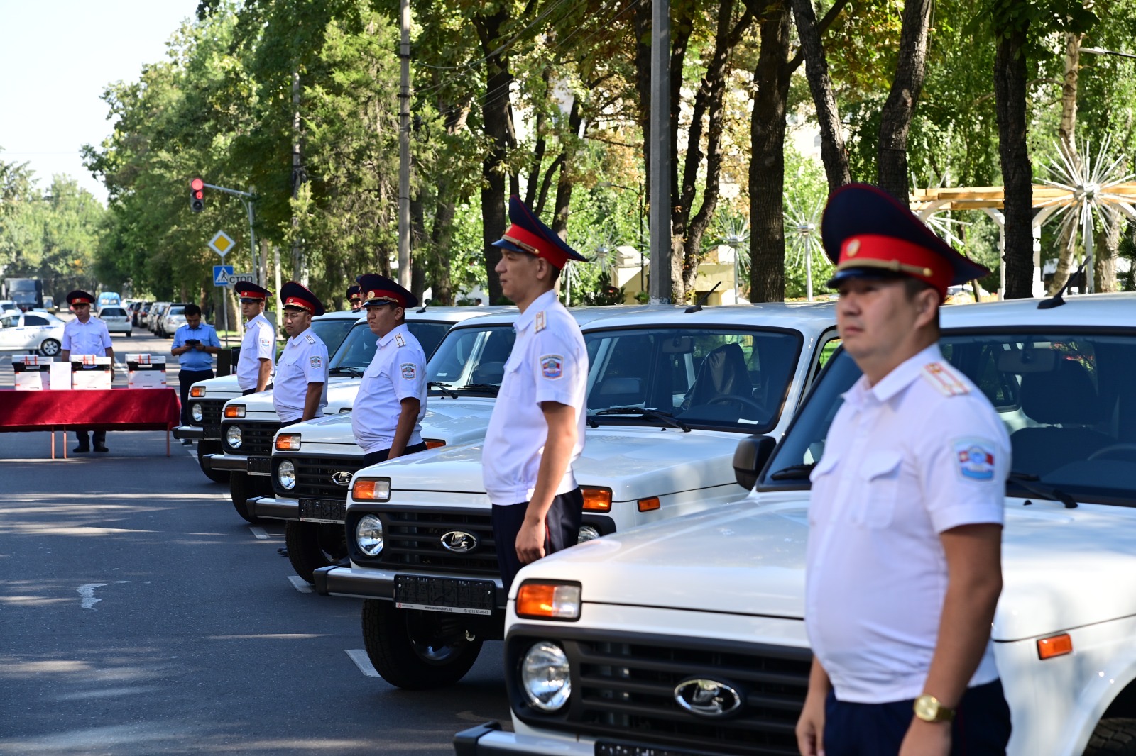 Службе по борьбе с незаконным оборотом наркотиков МВД переданы 7 новых автомобилей