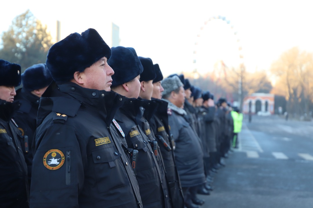 Новая форма мвд 2022. Милиция и полиция. Полиция на автовокзале екатеринбург. Новая форма мвд 2022. Полиция форма екатеринбург.