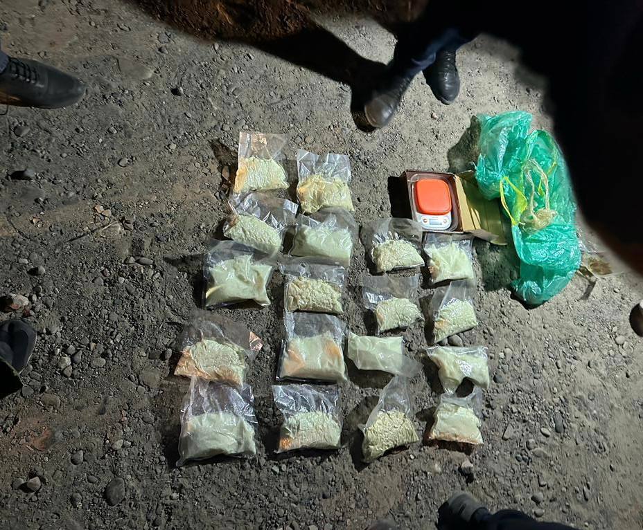 Задержаны члены международной наркогруппы с более 4,7 кг мефедрона