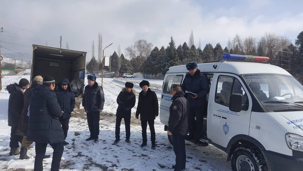 Жалал-Абад облусунда милициянын көчмө кабылдама унаасы эл кызматын аткарууда