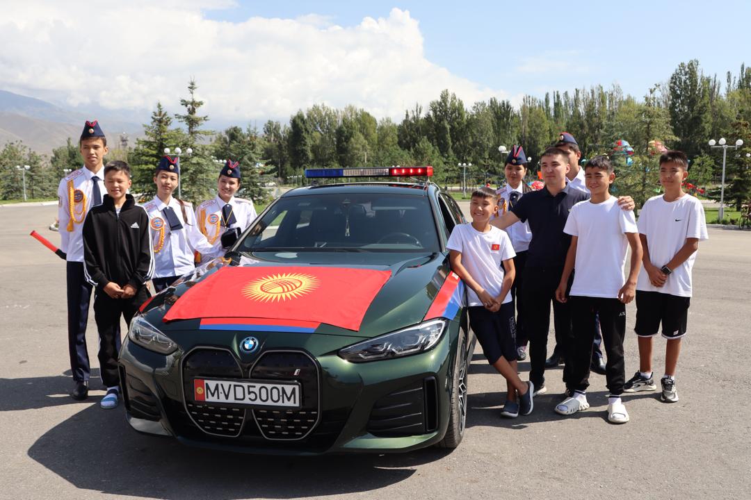 КМШга мүчө мамлекеттеринен келген жол кыймылынын жаш тескөөчүлөрүнүн мамлекеттер аралык кароо-сынагы өтүп жатат