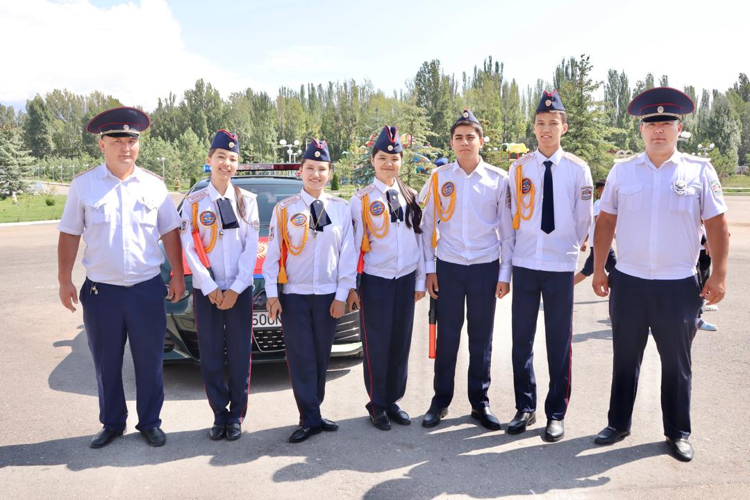 КМШга мүчө мамлекеттеринен келген жол кыймылынын жаш тескөөчүлөрүнүн мамлекеттер аралык кароо-сынагы өтүп жатат