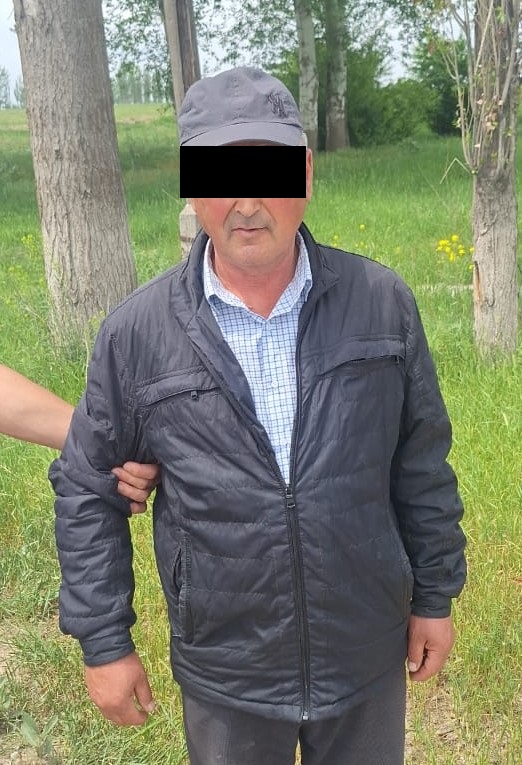 В Жалал-Абадской области с фальшивыми долларами задержан гражданин занимающийся контрабандой