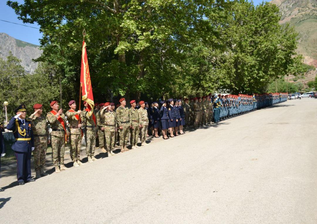 Во Внутренних войсках МВД Кыргызской Республики молодые воины приняли Военную присягу