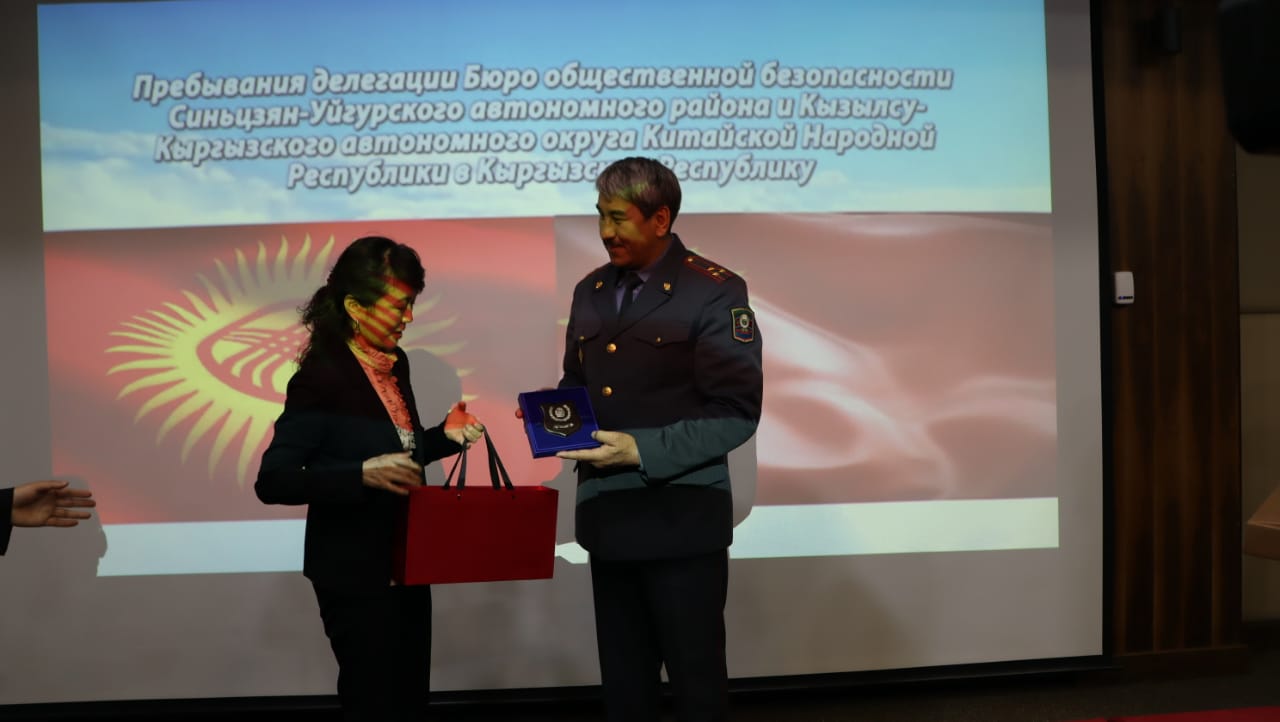 Ош милициясы кытайлык кесиптештери менен жолугушту