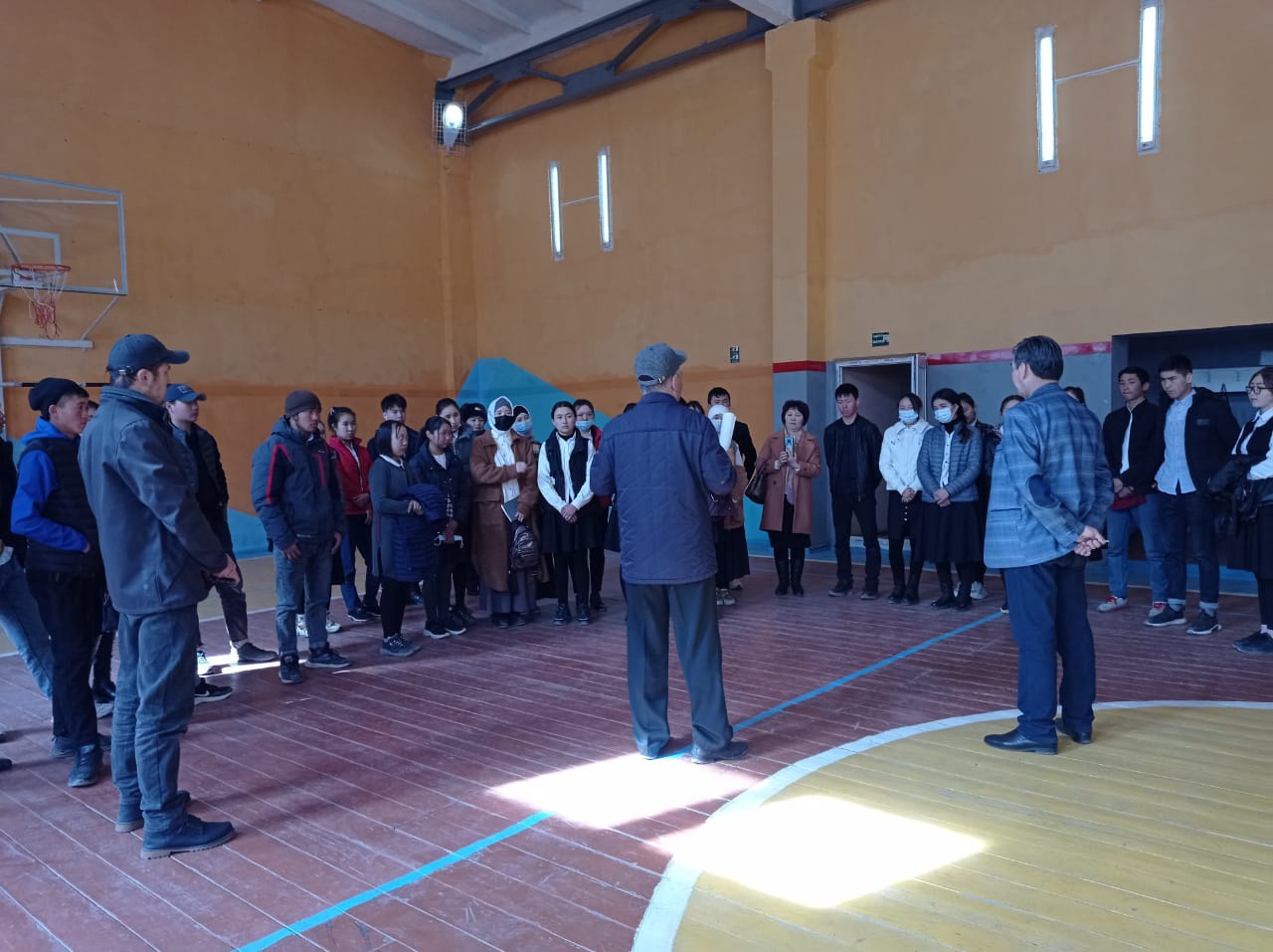 Нарын ОИИБи: Нарын райондук милициясы окуучулардын  келечегине кам көрүүдө