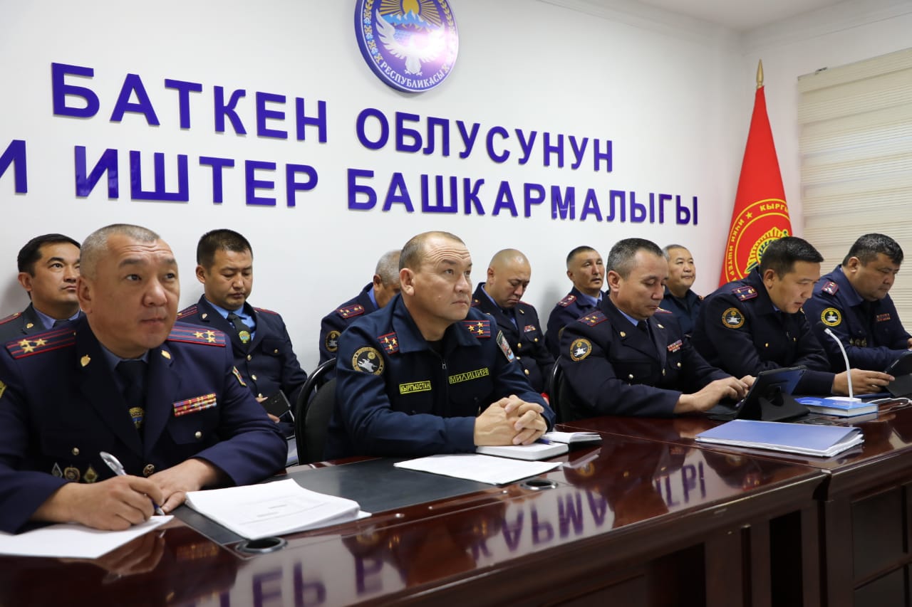 Улан Ниязбеков: “Элге сапаттуу сервистик тейлөө көрсөтүүнүн башаты - жарандар менен тынымсыз иштөөдөн башталат”