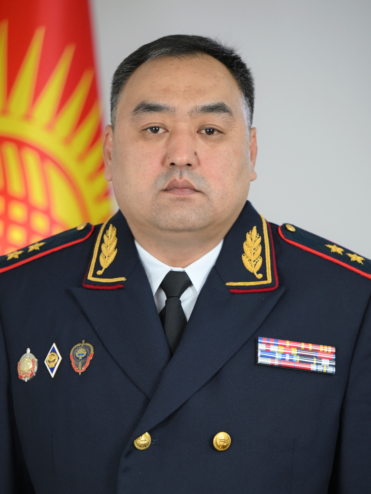 Министр внутренних дел Улан Ниязбеков поздравляет всех кыргызстанцев с наступающим праздником Нооруз