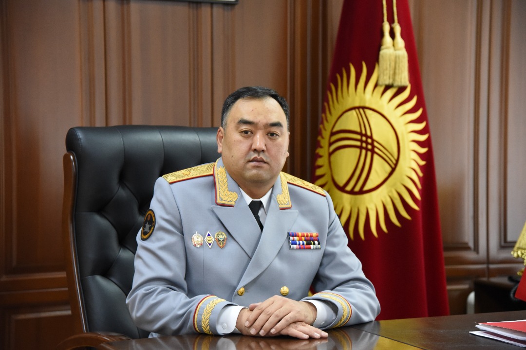 Новогоднее поздравление министра внутренних дел Кыргызской Республики генерал-майора милиции Улана Ниязбекова