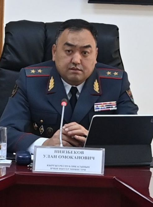 Улан Ниязбеков: «Требую провести оценку деятельности личного состава и уволить из рядов органов внутренних дел сотрудников, не имеющих моральных принципов, работающих ради личной выгоды»