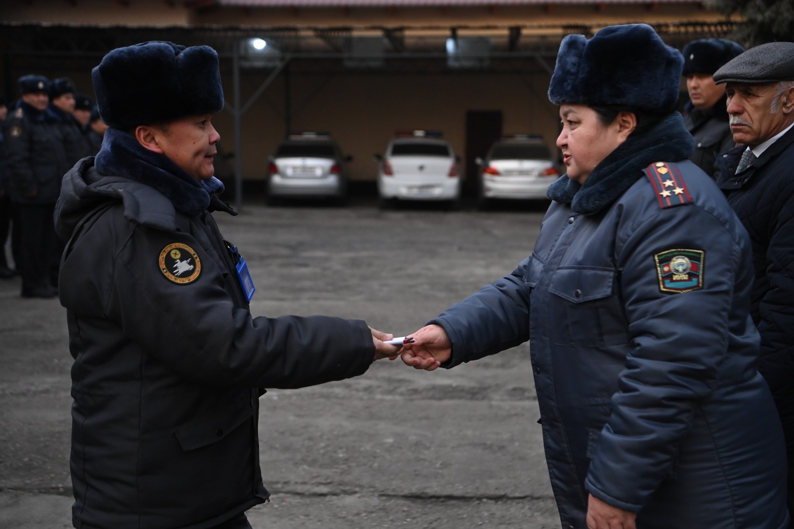 Вручены награды лучшим сотрудникам отдела охраны Ленинского района Службы охраны МВД КР