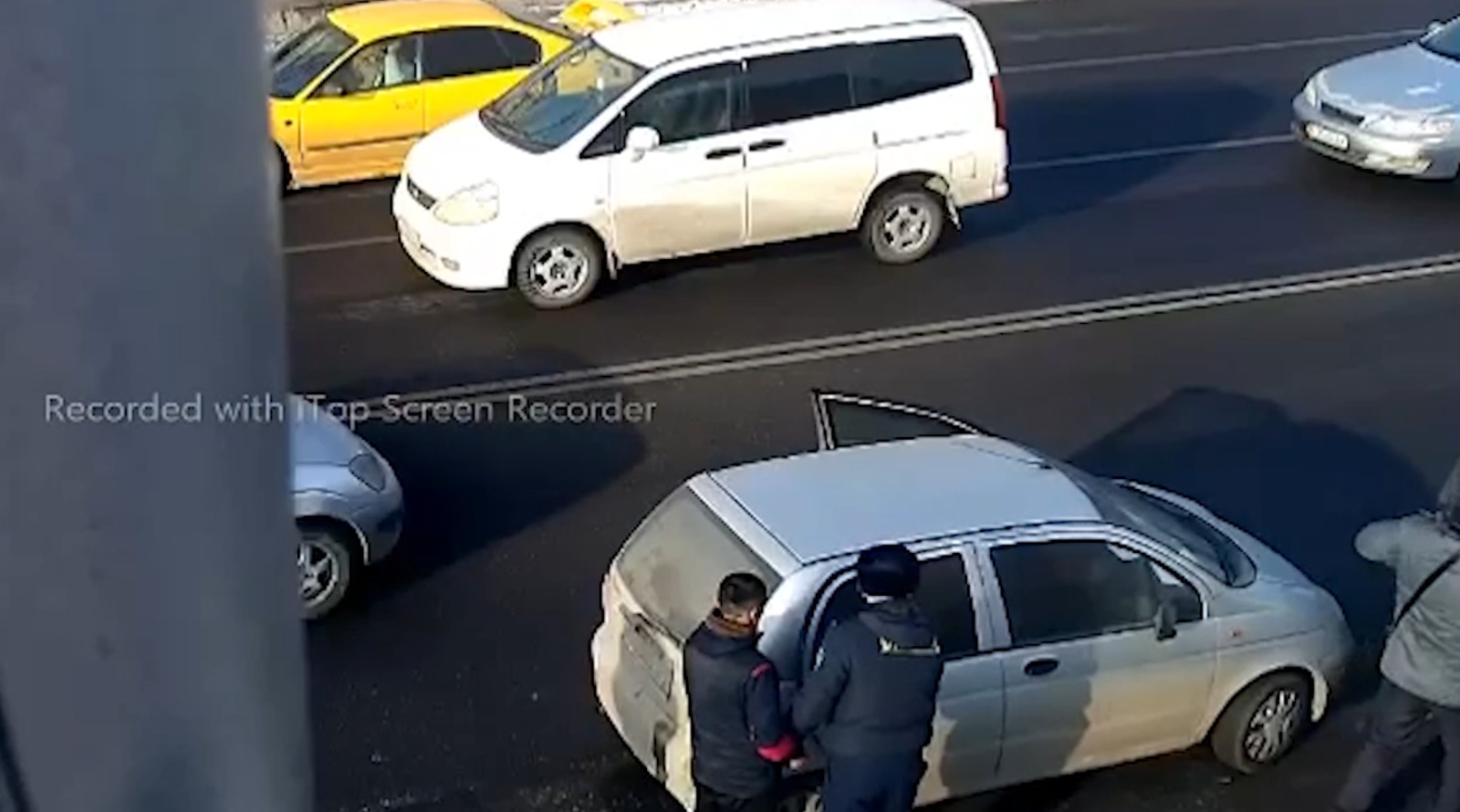 Центр оперативного управления МВД КР круглосуточно отслеживает ...