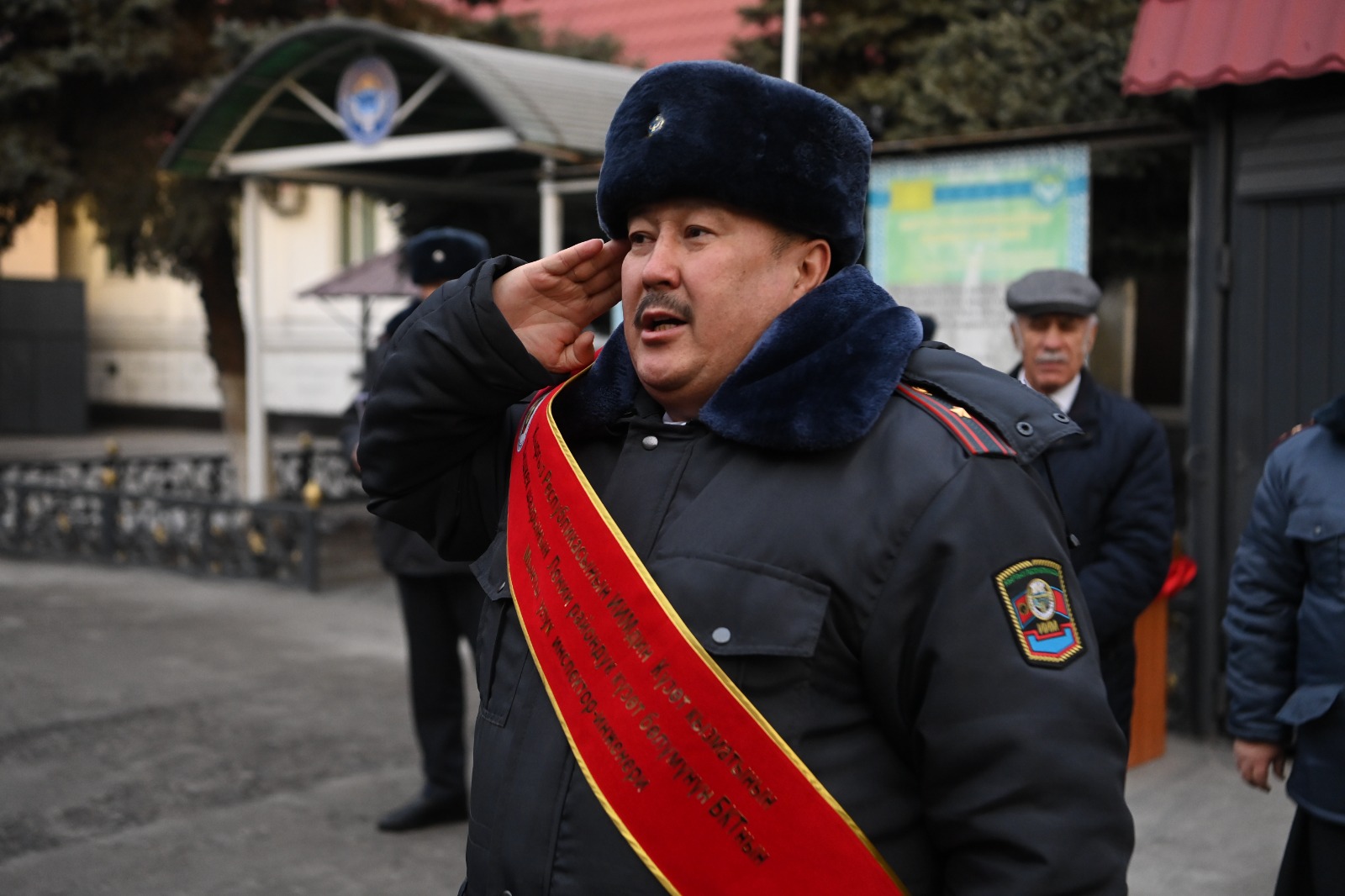 Вручены награды лучшим сотрудникам отдела охраны Ленинского района Службы охраны МВД КР