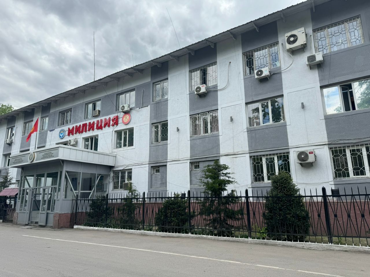 По итогам служебной проверки МВД КР ряд руководителей УВД Октябрьского района г.Бишкек освобожден от занимаемых должностей