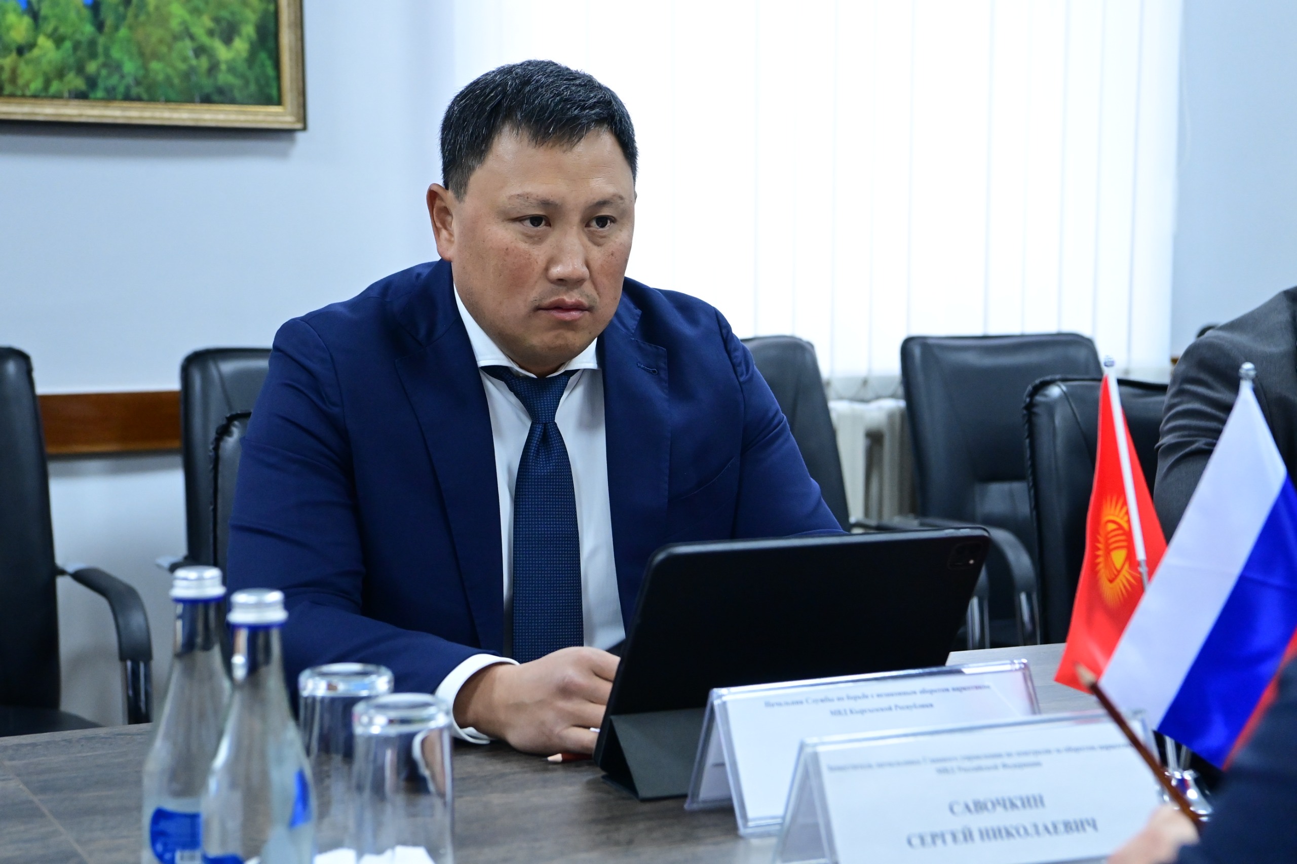 Глава СБНОН МВД Уланбек Султанов и заместитель начальника ГУНК МВД России Сергей Савочкин обсудили вопросы дальнейшего укрепления сотрудничества