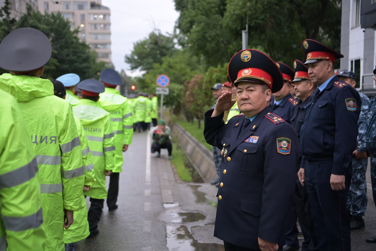 Бишкекте ички иштер органдарынын бөлүктөрүнүн гарнизондук саптык кароосу өткөрүлдү