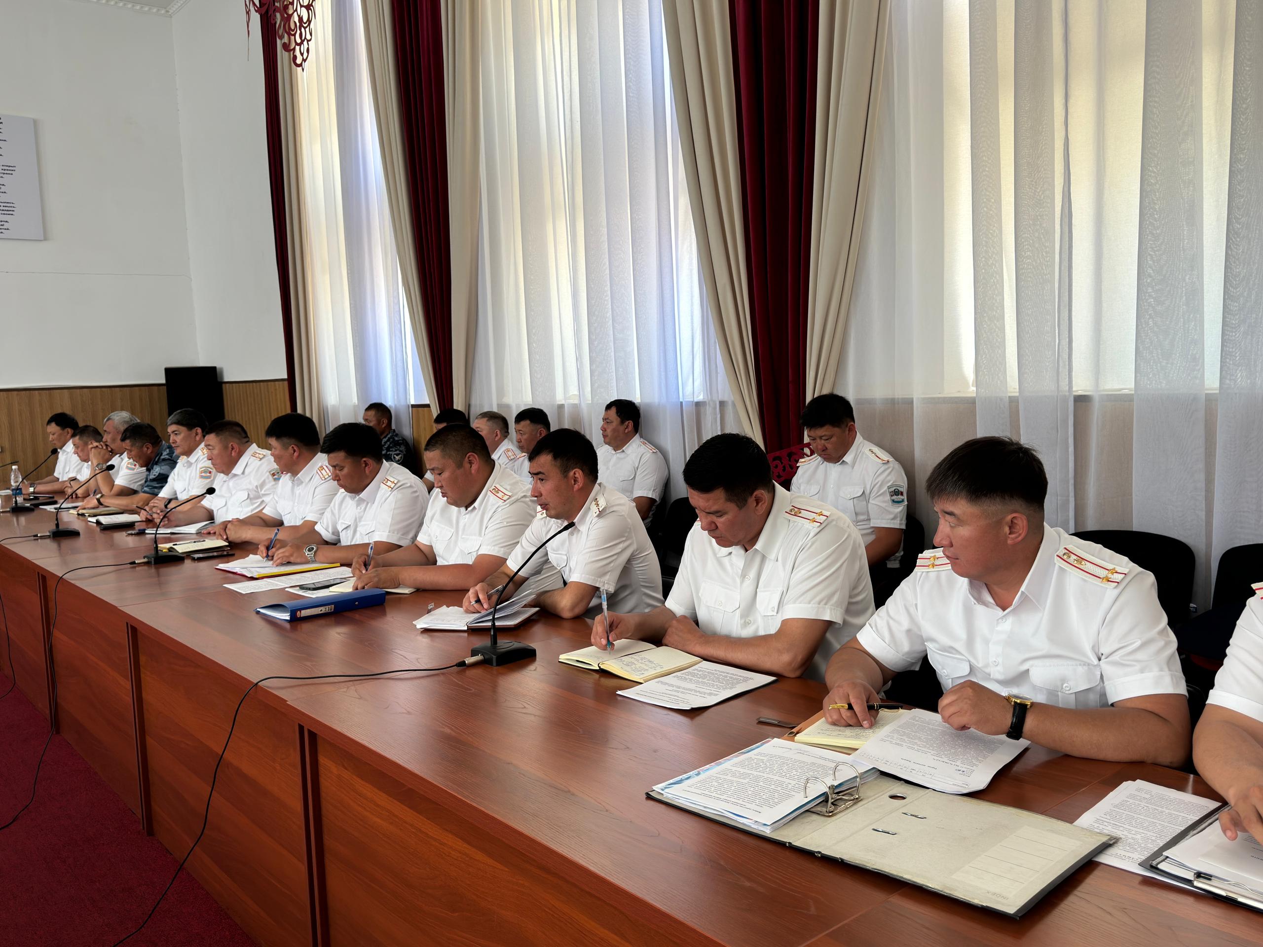 Заместитель Министра внутренних дел Кыргызской Республики генерал-майор Милиции Октябрь Урмамбетов провел рабочее совещание