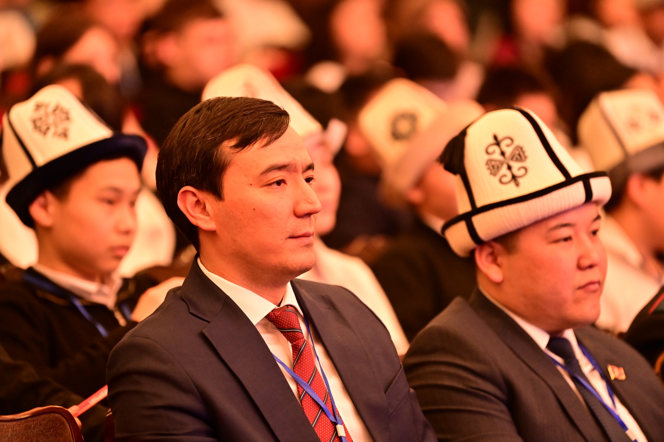 Мөлдір сары труси киген әйелдер Керемет секс көріңіз