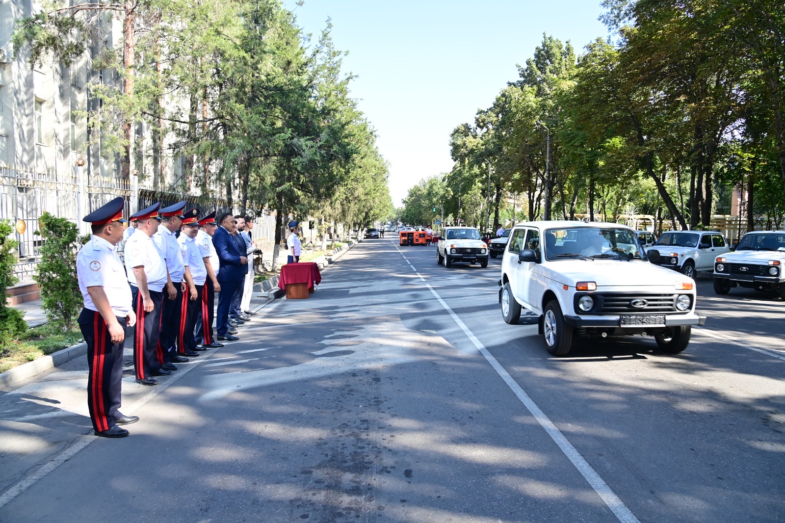 Службе по борьбе с незаконным оборотом наркотиков МВД переданы 7 новых автомобилей