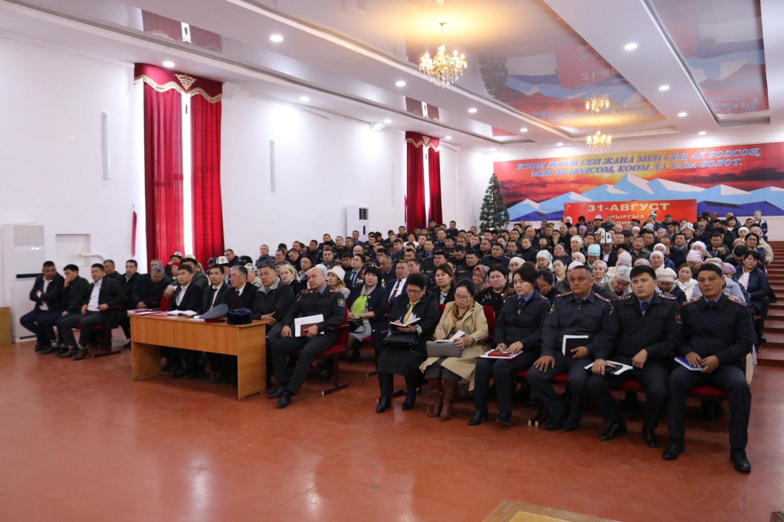 Сузакта өспүрүмдөр арасындагы кылмыштуулуктун алдын алууга багытталган жыйын болуп өттү