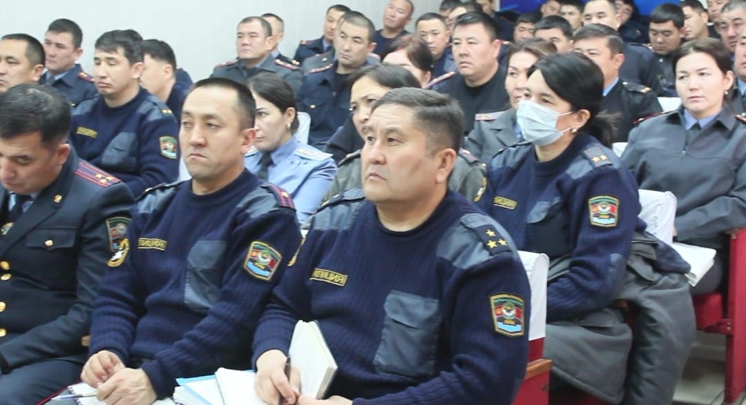 Аалам көркүн көз ачат, адам көркүн сөз ачат