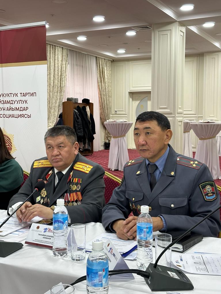 В Бишкеке прошел круглый стол по укреплению правового потенциала женщин и предотвращению насилия.