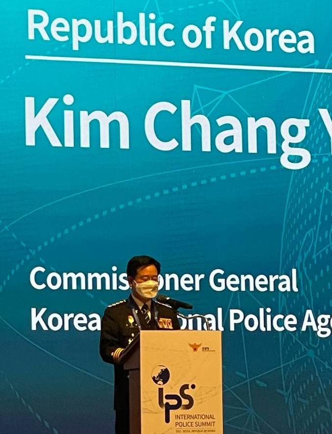 Глава МВД Улан Ниязбеков принимает  участие в международном саммите руководителей полиции