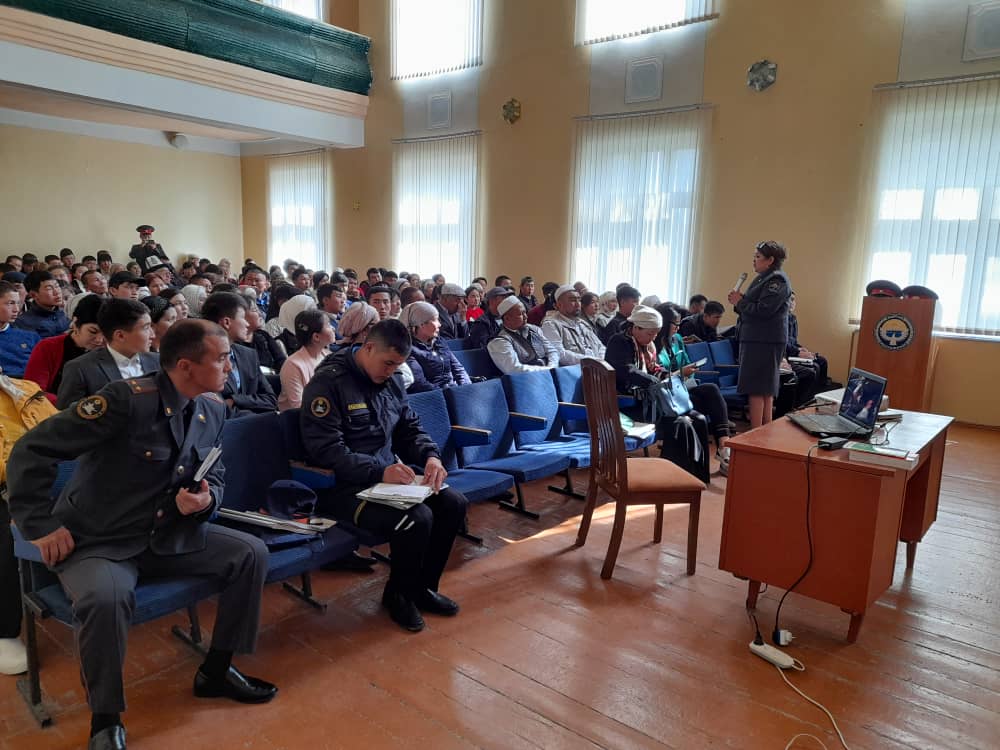Бакай-Ата, Кара-Буура жана Манас  райондорунда  үй бүлөлүк   зомбулук жана балдар менен иштөө алгоритми үйрөтүлдү