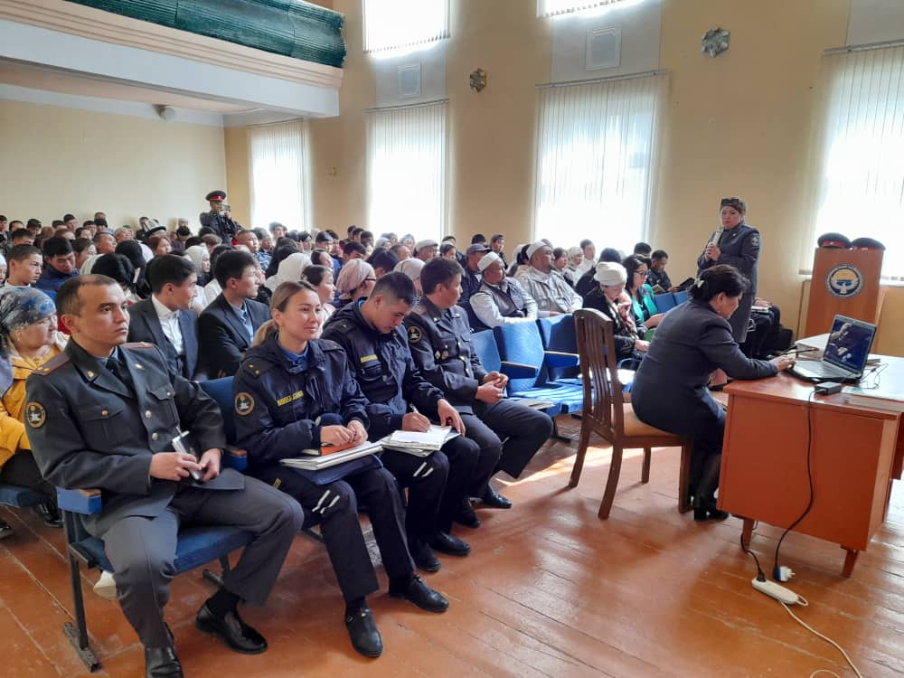 Бакай-Ата, Кара-Буура жана Манас  райондорунда  үй бүлөлүк   зомбулук жана балдар менен иштөө алгоритми үйрөтүлдү