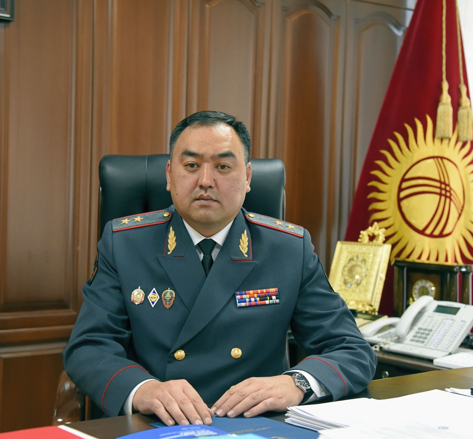 Поздравление министра внутренних дел с 32-й годовщиной независимости Кыргызской Республики