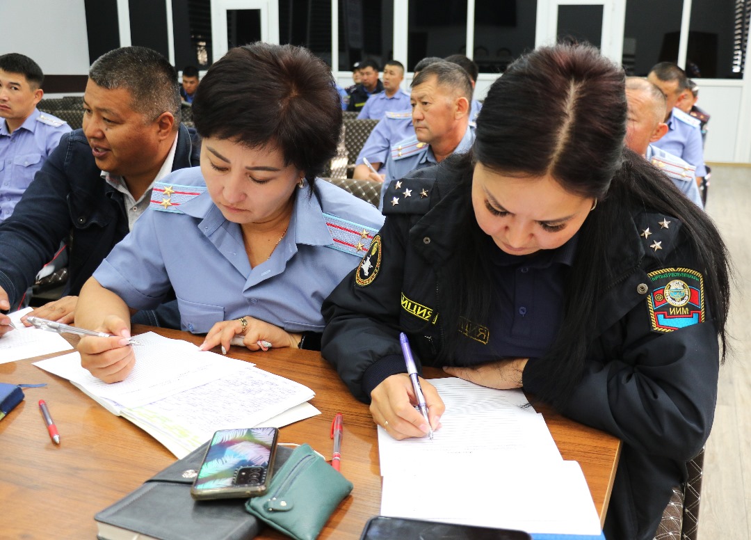 В УВД Иссык-Кульской области написали диктант по кыргызскому языку