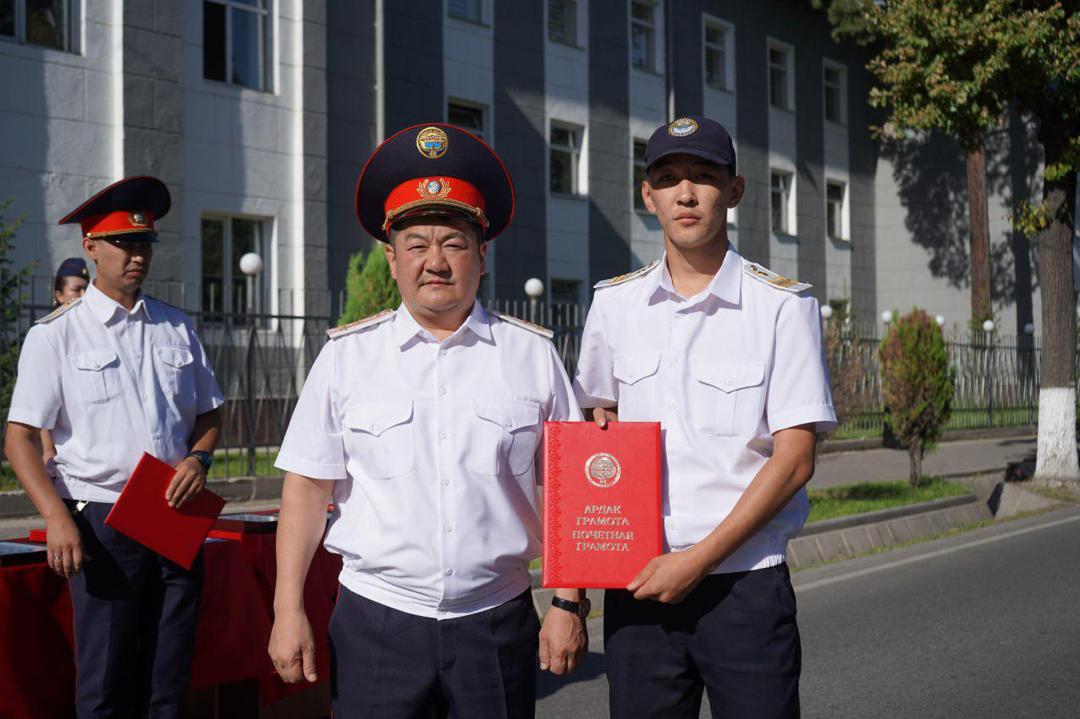 В ГУВД г.Бишкек отметили 45-летний юбилей Полка патрульно-постовой службы милиции и поздравили с профессиональным праздником инспекторов Управления патрульной службы милиции