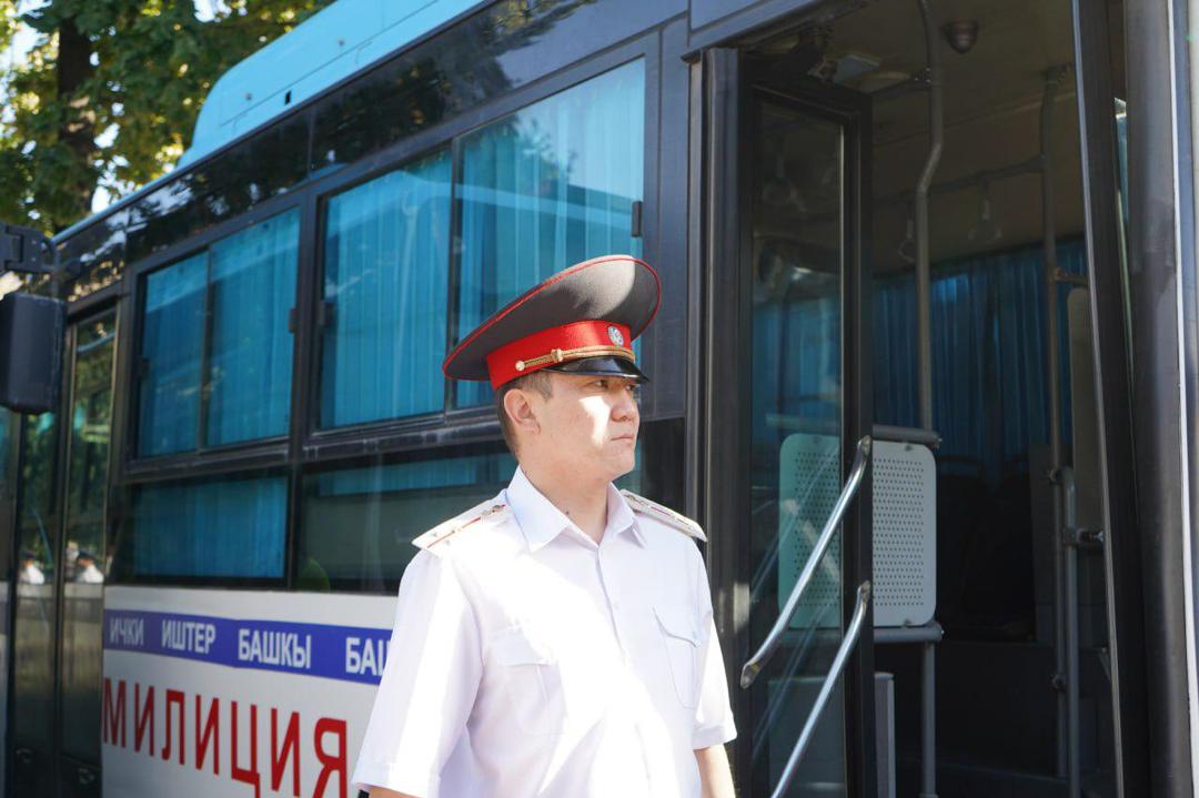 В ГУВД г.Бишкек отметили 45-летний юбилей Полка патрульно-постовой службы милиции и поздравили с профессиональным праздником инспекторов Управления патрульной службы милиции