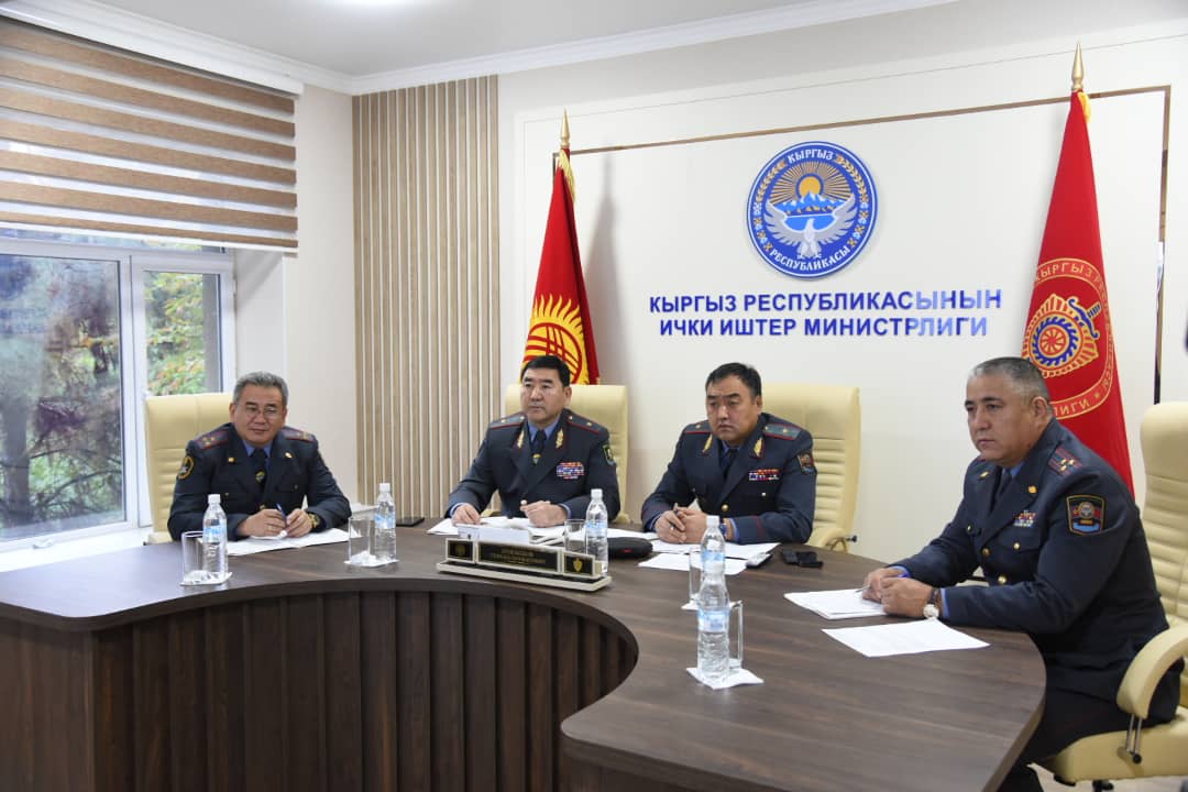 Улан Ниязбеков Жогорку Кеңештин депутаттарын шайлоону өткөрүү үчүн көрүлүп жаткан даярдыктар боюнча онлайн кеңешме өткөрдү