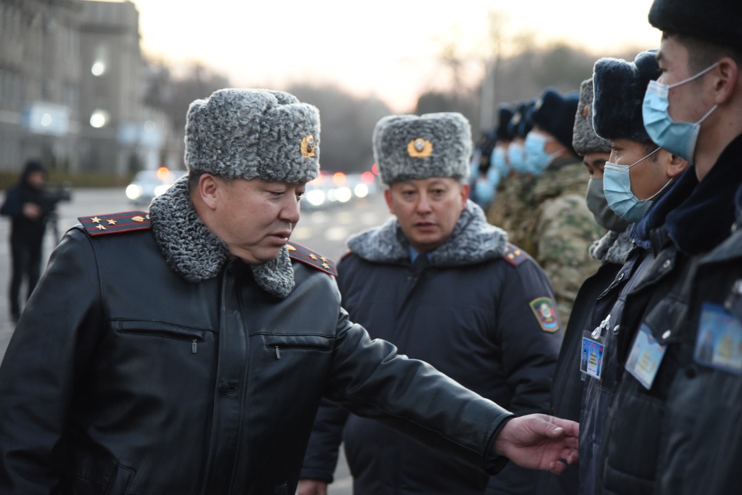 ИИМ: Бишкек шаарынын эски аянтында ички иштер органдарынын Бишкек гарнизонунун саптык кароосу өткөрүлдү